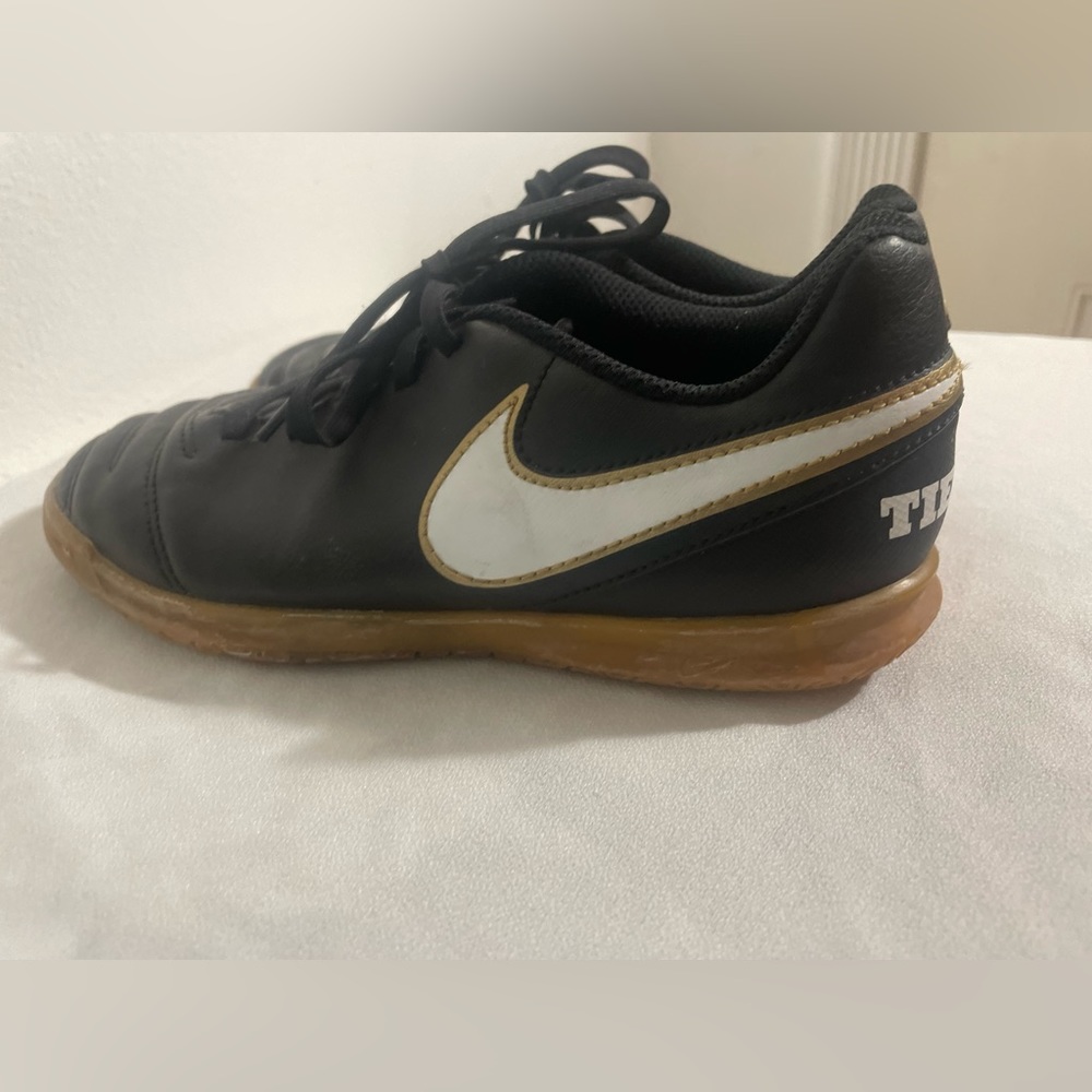 Youth Nike Tiempo